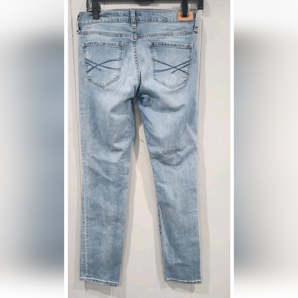Aeropostale Skinny Destructed Light Faded Stretch Blue Jeans Size 2 Short - Picture 2 of 5